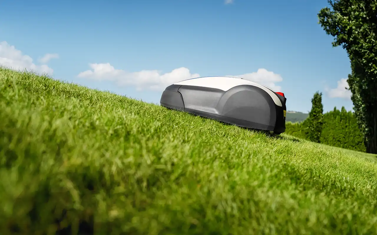 Honda Miimo robotgräsklippare klipper brant gräsmatta