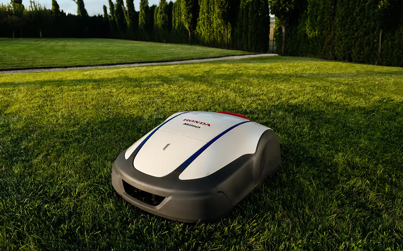 Honda Miimo robotgräsklippare klipper gräsmattan tyst om nätterna