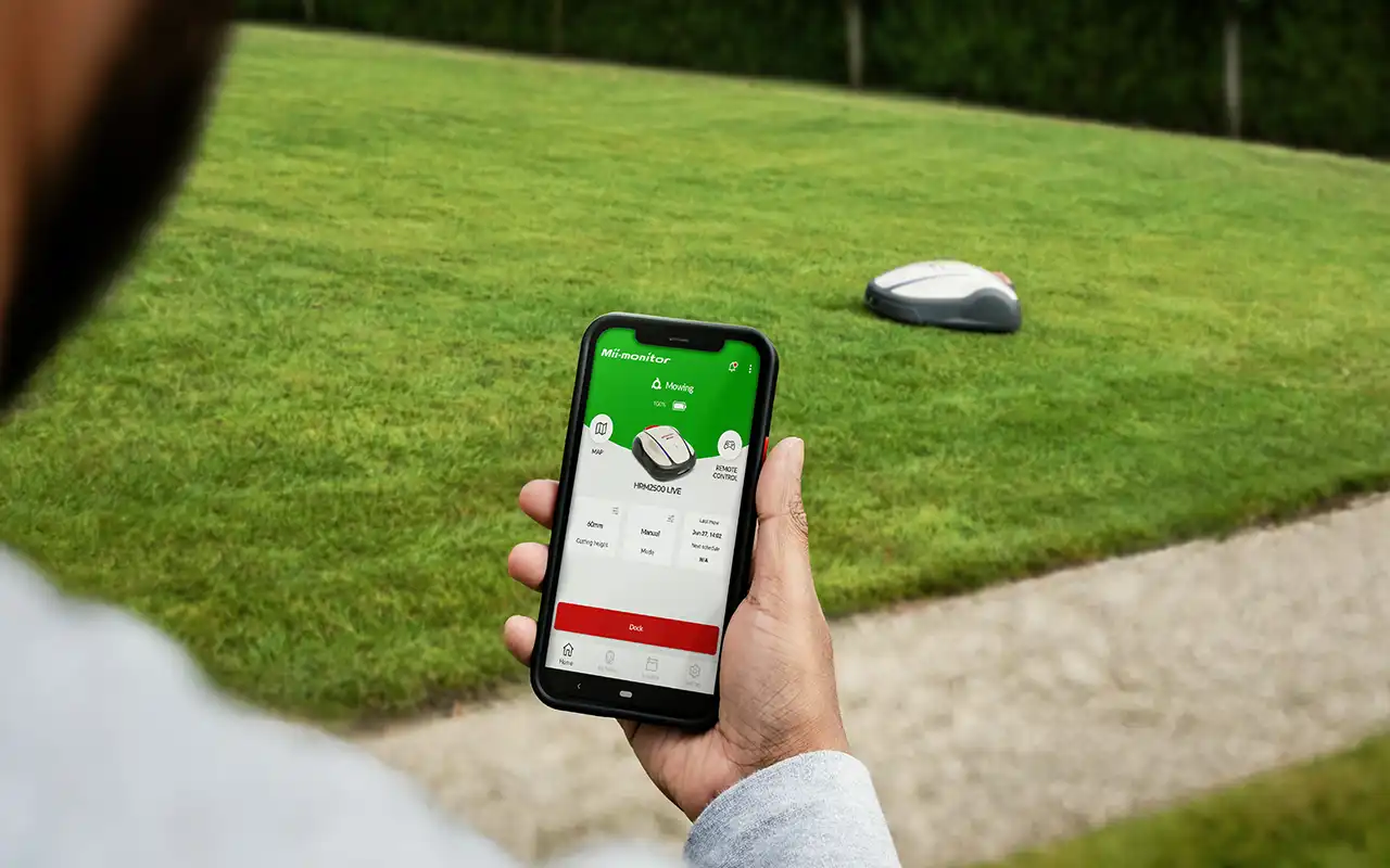 Honda Miimo robotgräsklippare klipper gräsmattan kontrollerad med en app