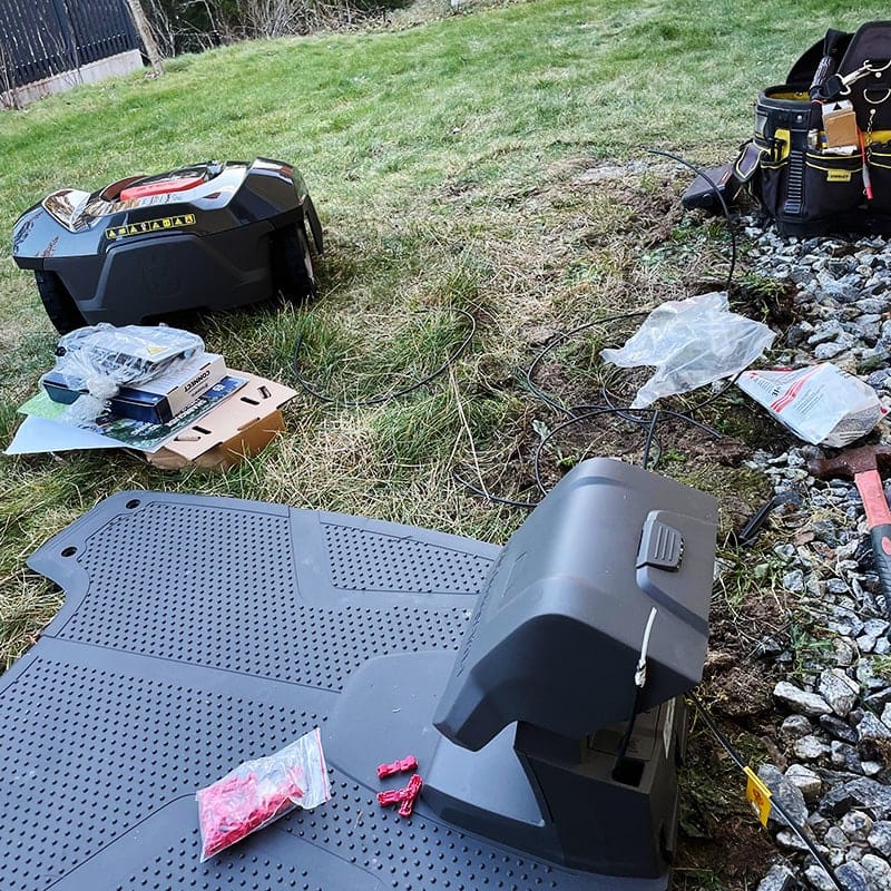 Installation av robotgräsklipparens laddstation